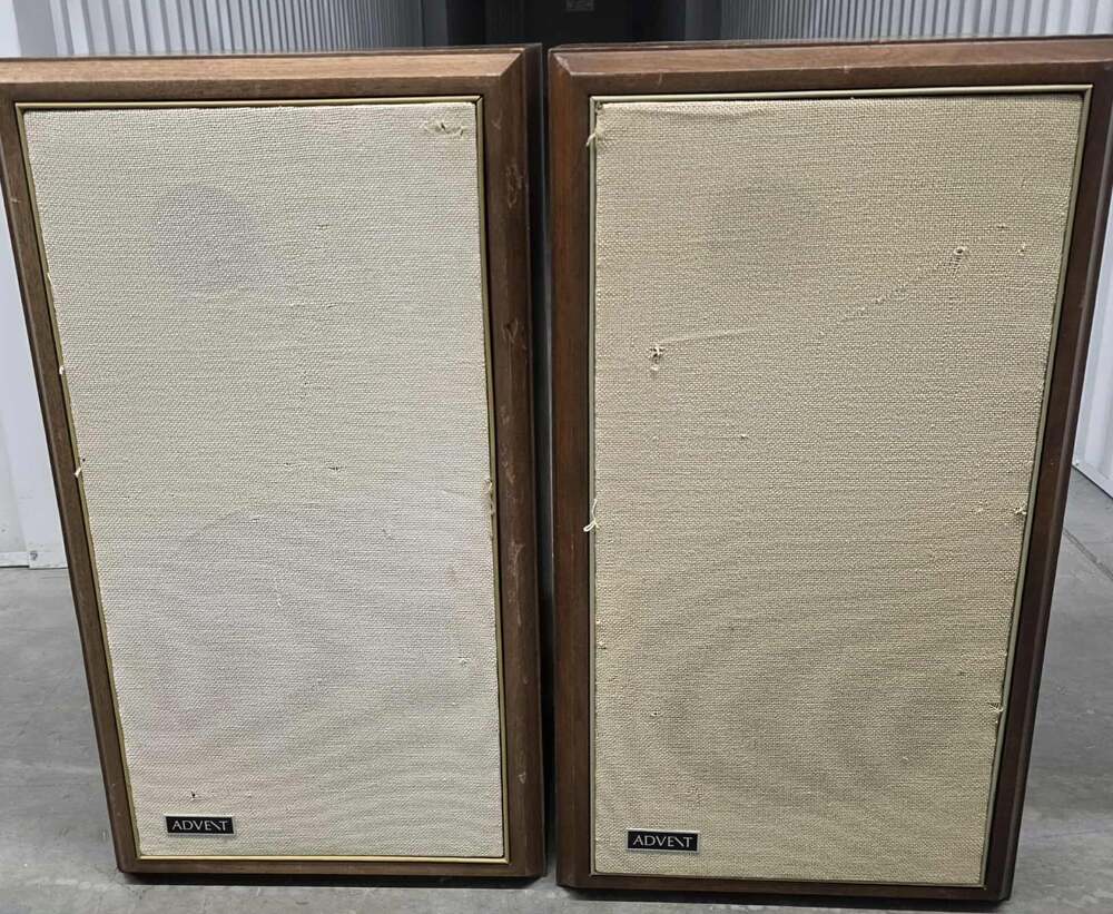 The Advent Loudspeaker 2-Way Acoustic Suspension Design